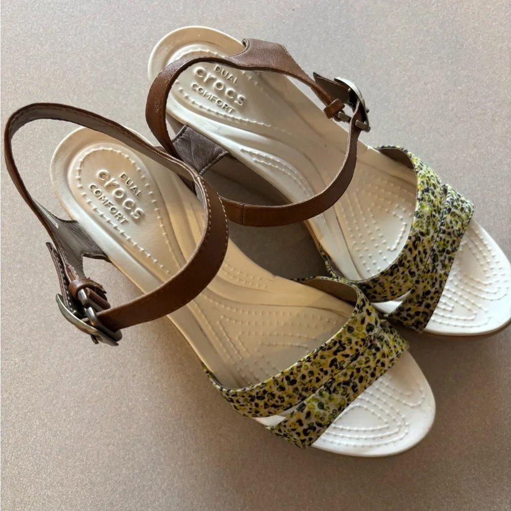 Crocs Women's Leigh II Ankle Strap Graphic Print Wedges Size 9